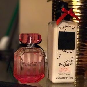 2 PC Set. New! Victoria's Secret Bombshell Sent